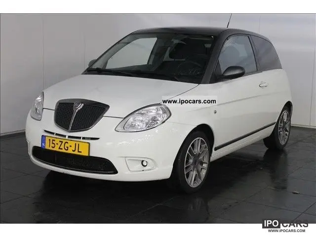 Lancia  Ypsilon 1.3 MultiJet 16V Sport Momo Design 0