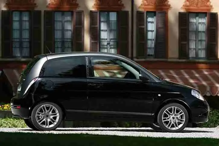 Lancia  Ypsilon 1.4 16V Sport Momo Design 4