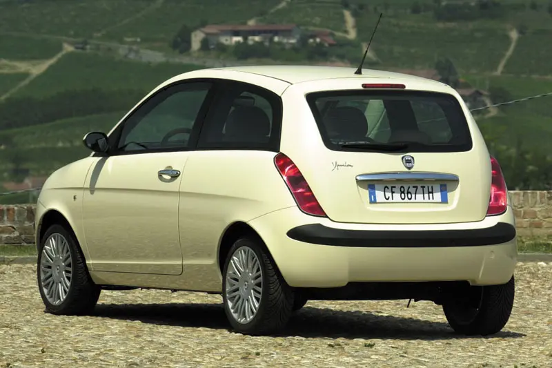 Lancia  Ypsilon 1.4 16V Sport Momo Design 7
