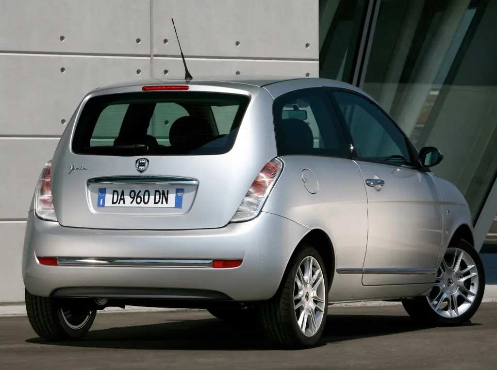 Lancia  Ypsilon 1.4 8V Argento 3