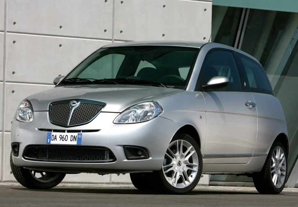 Lancia  Ypsilon 1.4 8V Argento 4