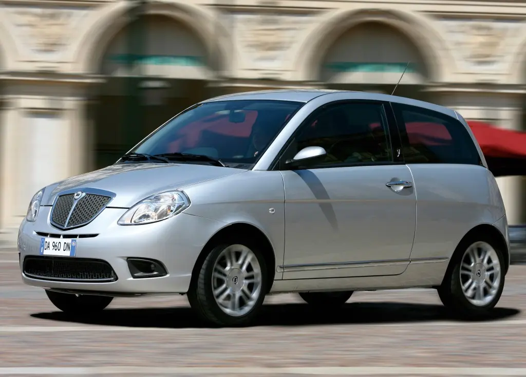 Lancia  Ypsilon 1.4 8V Argento 5