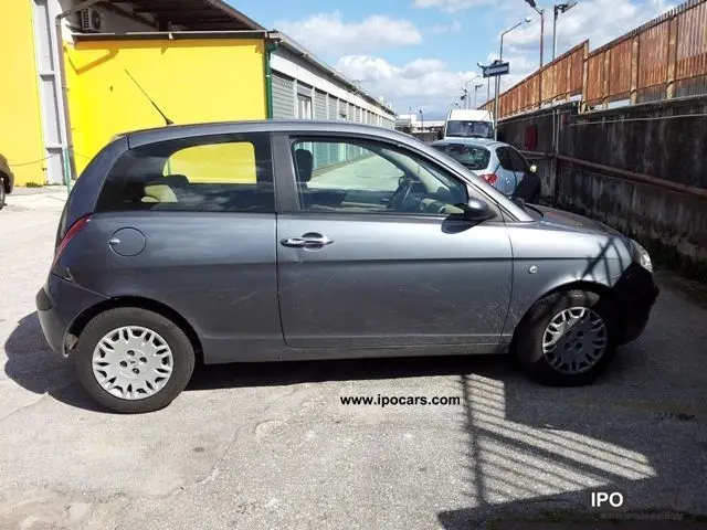 Lancia  Ypsilon 1.4 8V Argento 5