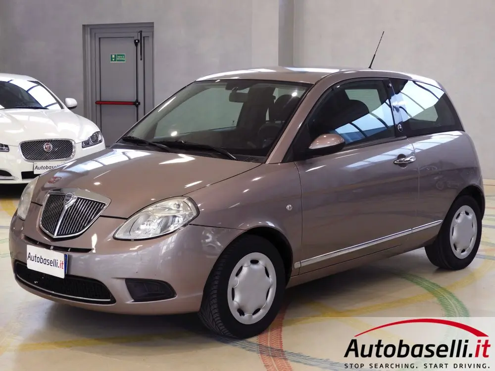 Lancia  Ypsilon 1.4 8V Oro 2