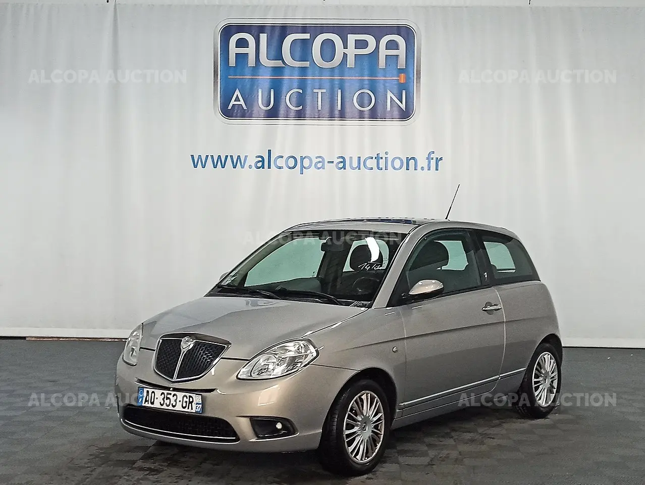 Lancia  Ypsilon 1.4 8V Oro 4