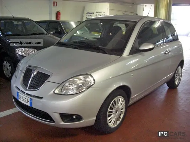 Lancia  Ypsilon 1.4 8V Oro 5