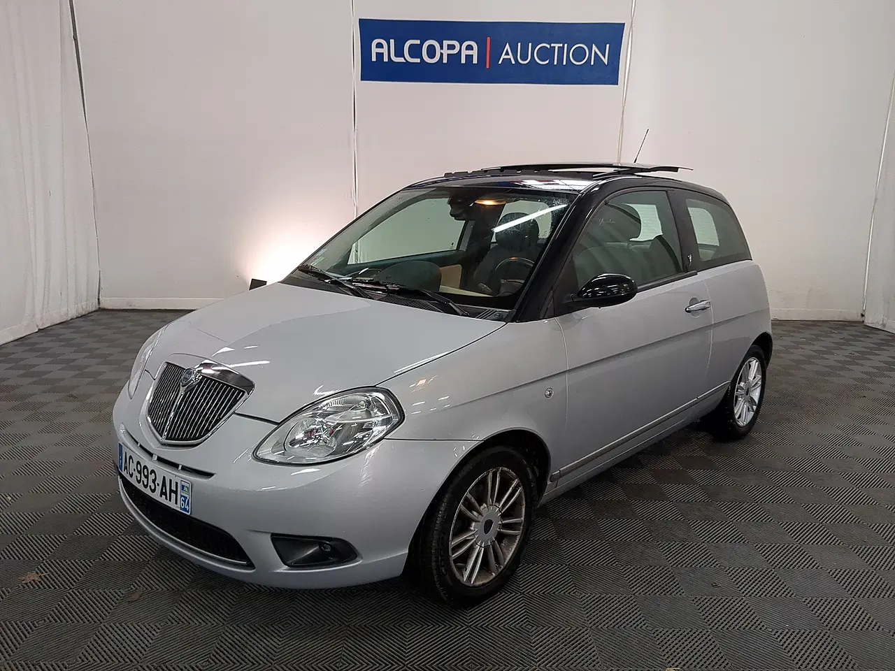 Lancia  Ypsilon 1.4 8V Platino 4