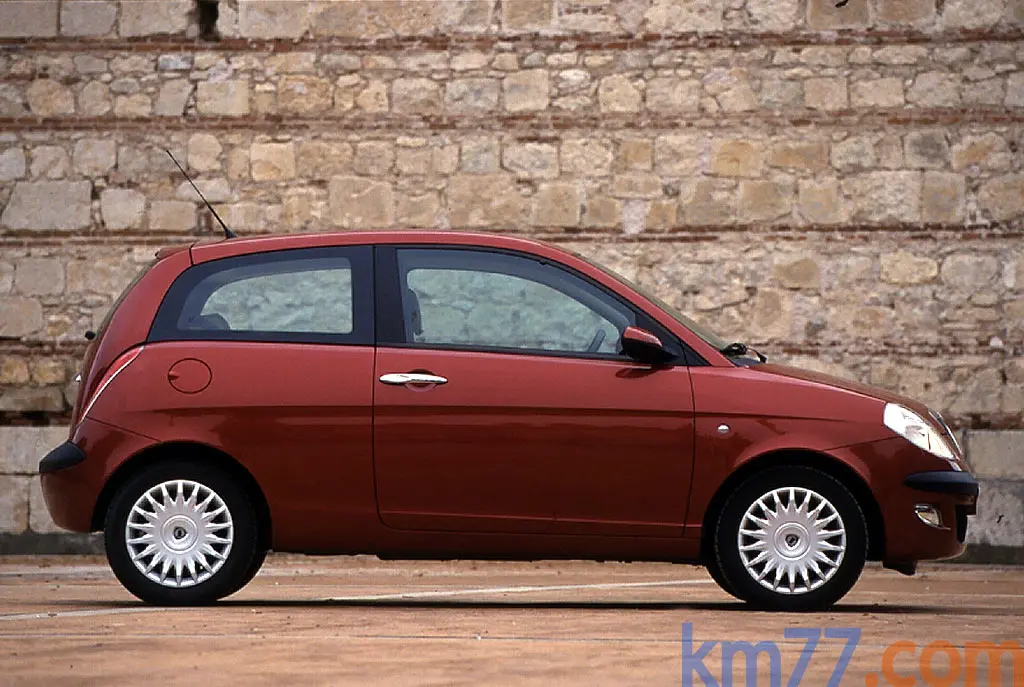 Lancia  Ypsilon 1.4 Argento 1