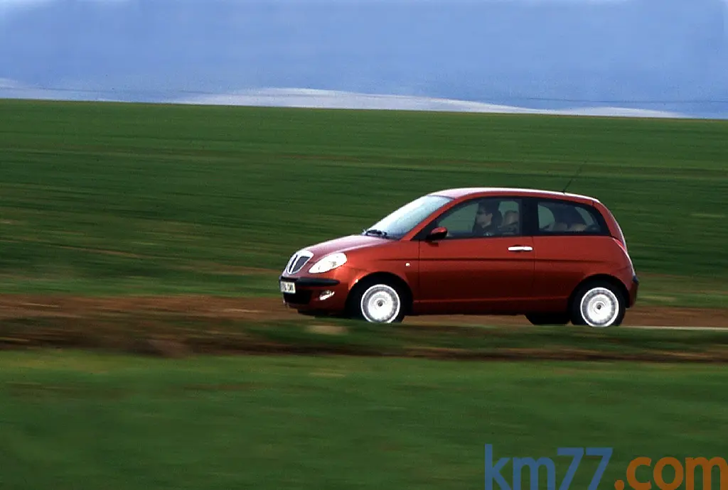 Lancia  Ypsilon 1.4 Argento 3