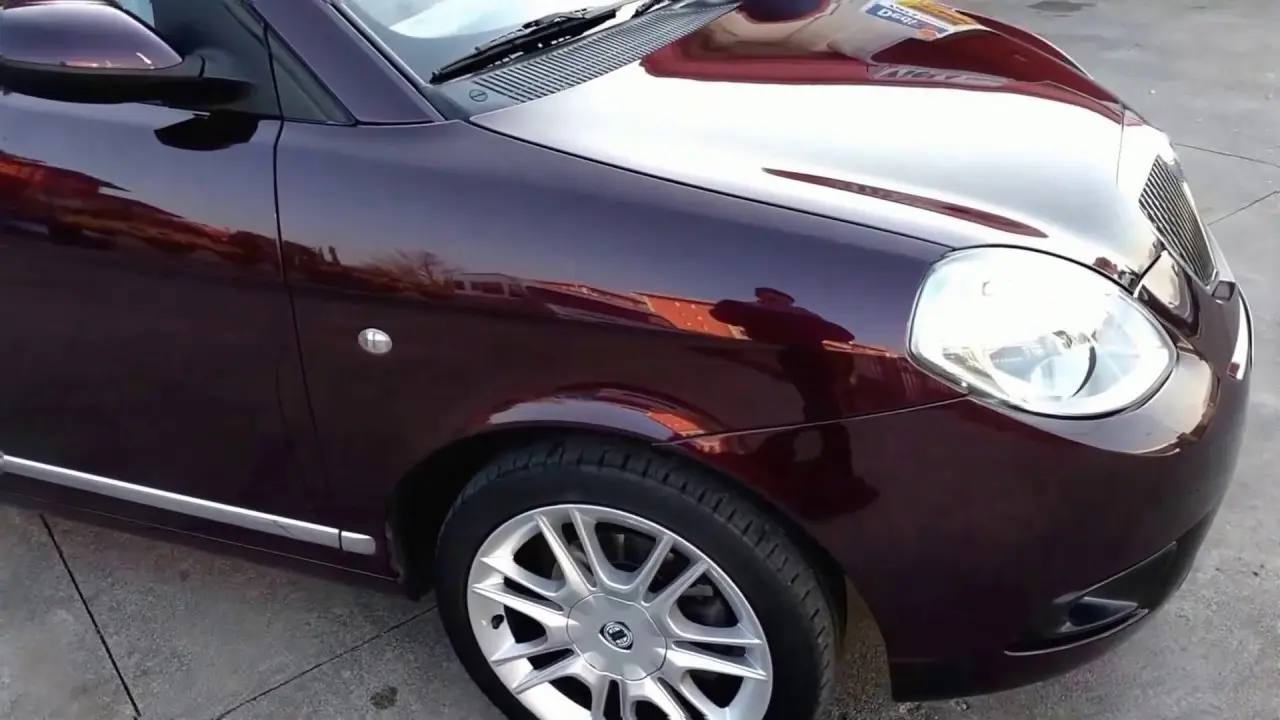 Lancia  Ypsilon 1.4 Platino 4
