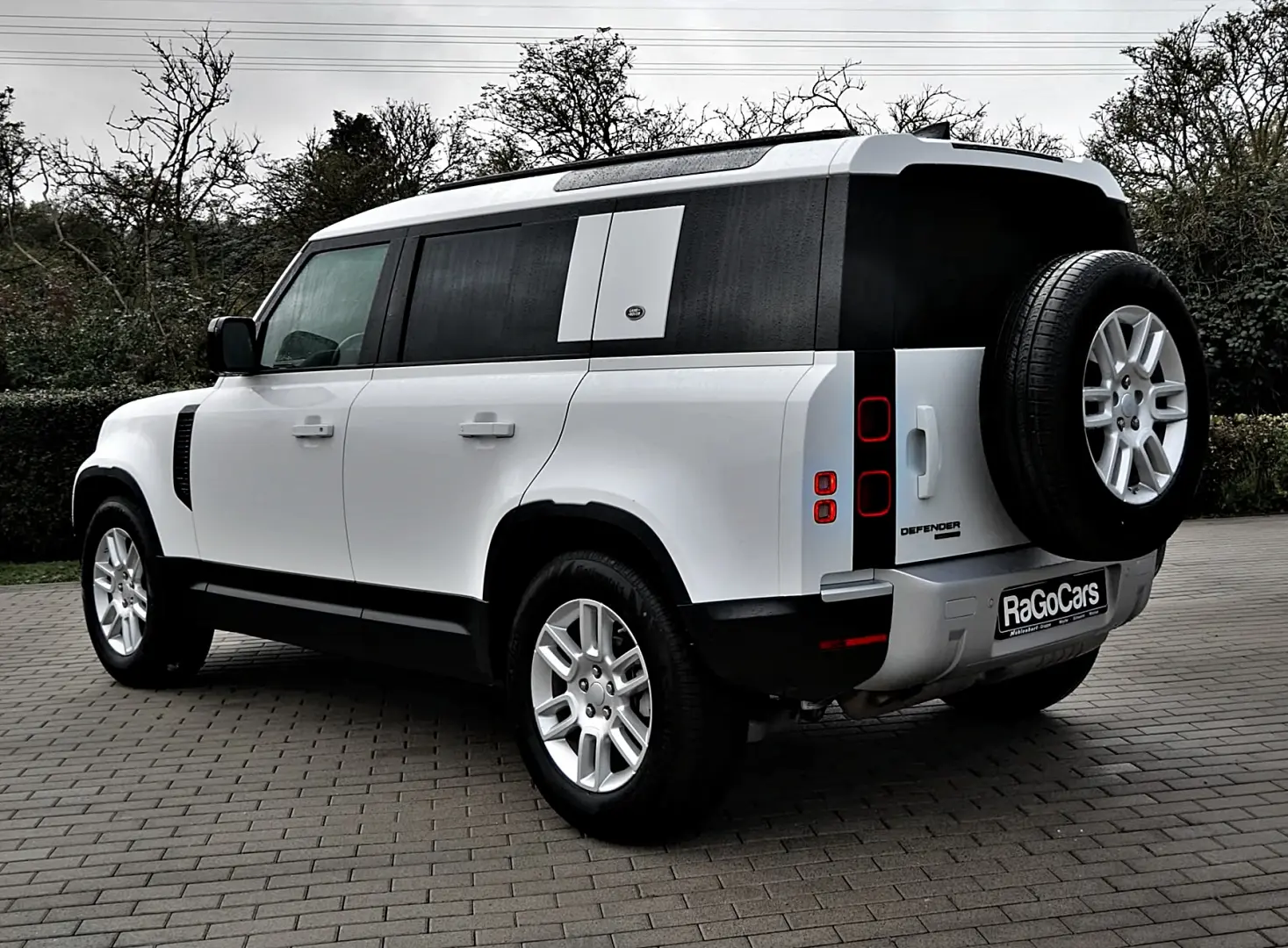 Land Rover Defender Defender 110 2.0 D S D240 AWD 7