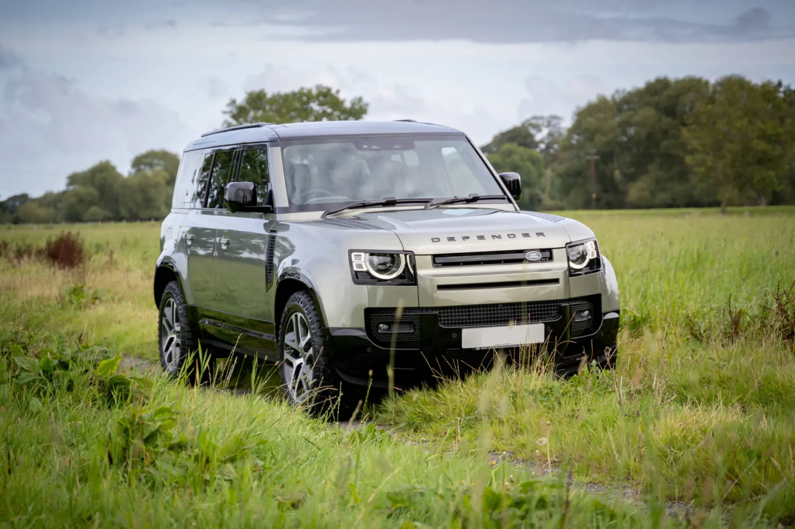 Land Rover Defender Defender 110 2.0 D SE D240 AWD 4