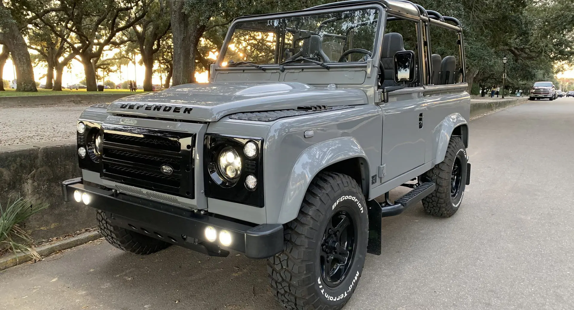 Land Rover Defender Defender 110 2.5 Soft Top 2