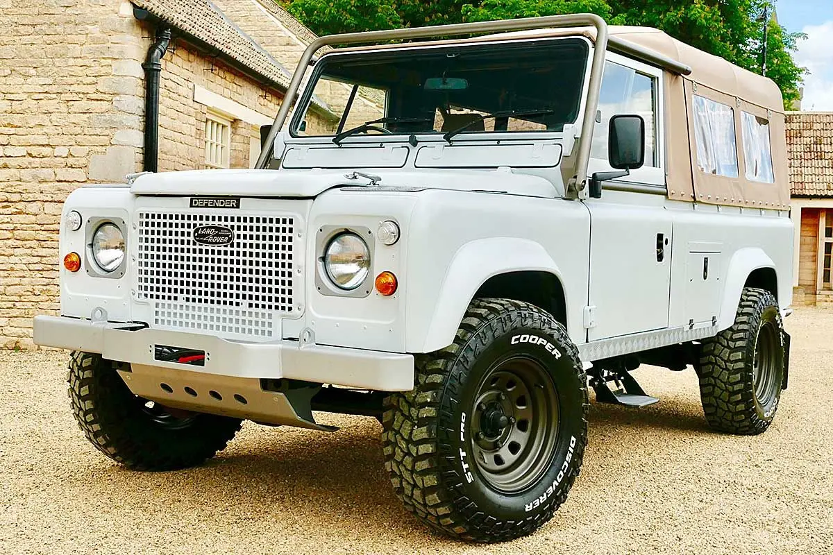 Land Rover Defender Defender 110 2.5 Soft Top 3