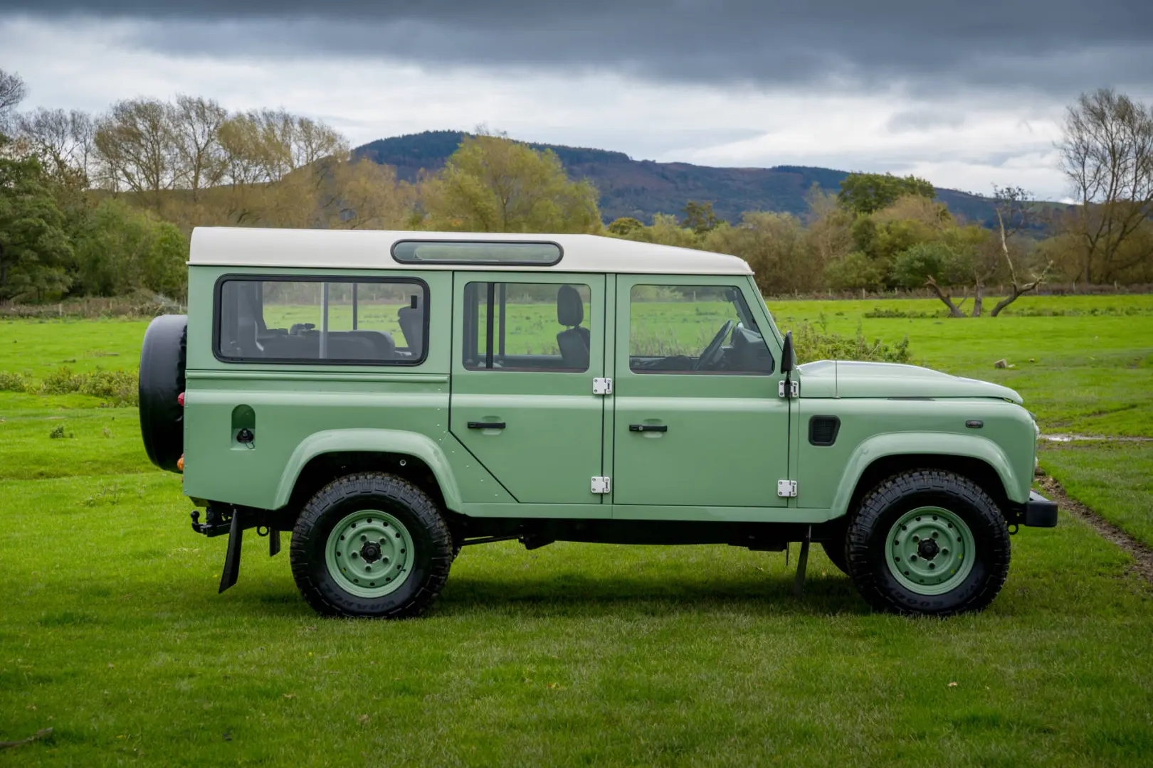 Land Rover Defender Defender 110 2.5 TDI 2