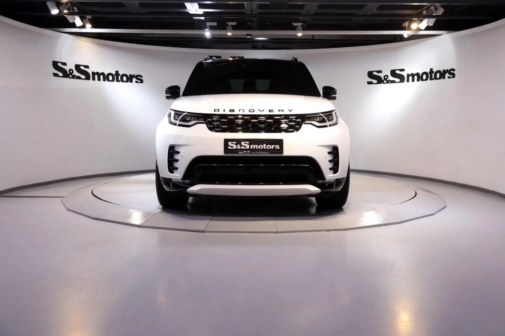 Land Rover Discovery Discovery 2.0 P300 R-Dynamic HSE 4WD 4