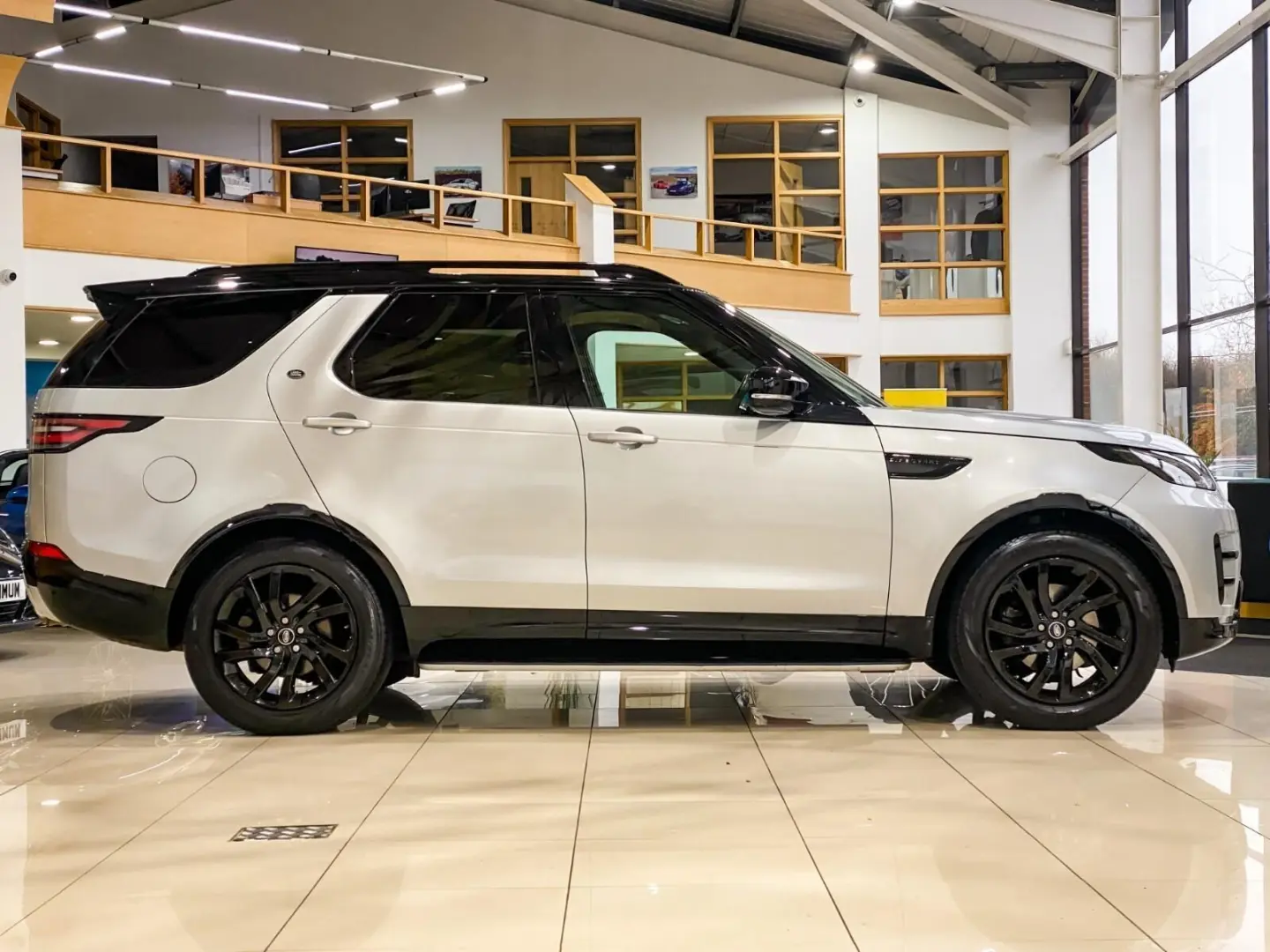 Land Rover Discovery Discovery 2.0 SD4 Landmark Edition 5