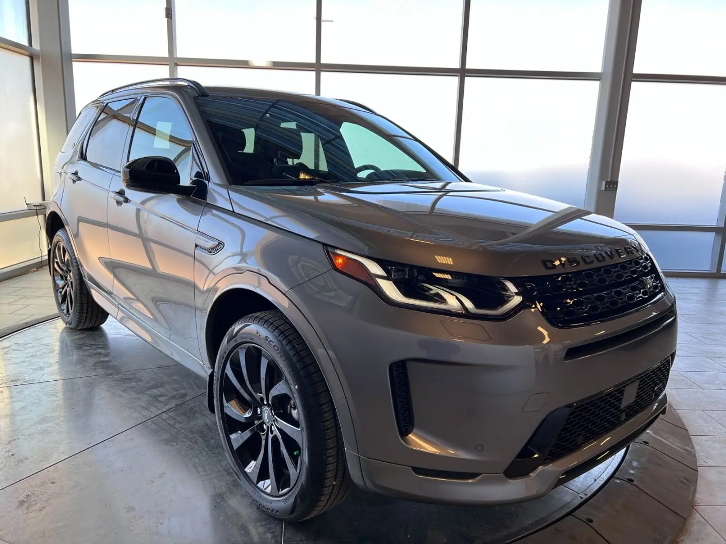 Land Rover Discovery Discovery 2.0 R-Dynamic SE P300 2