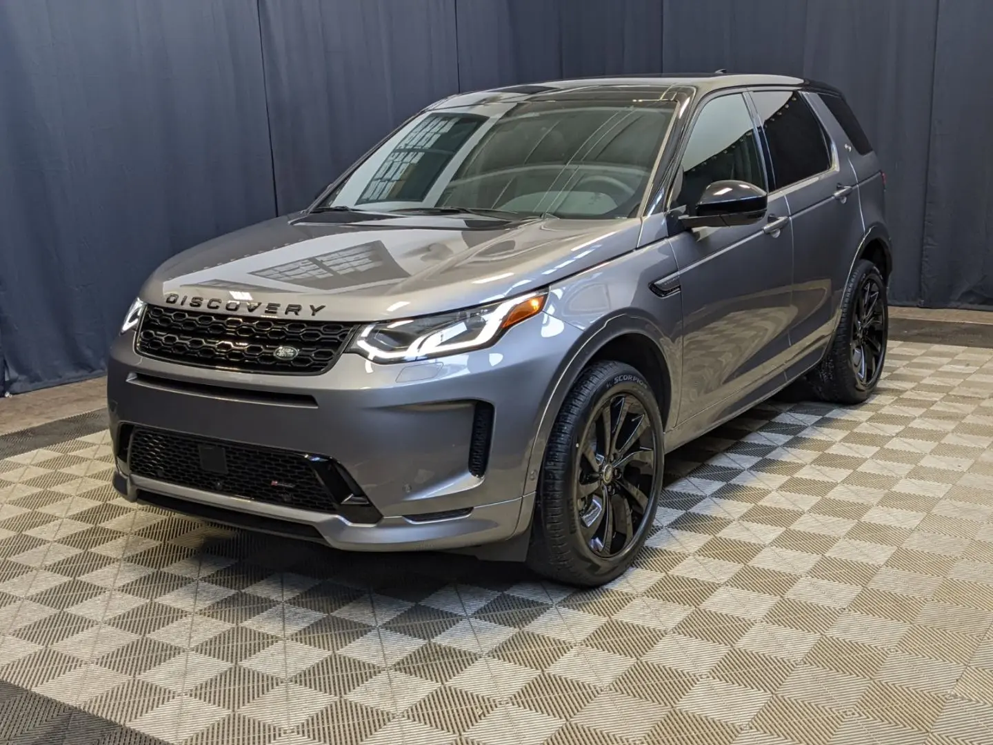 Land Rover Discovery Discovery 2.0 R-Dynamic SE P300 4