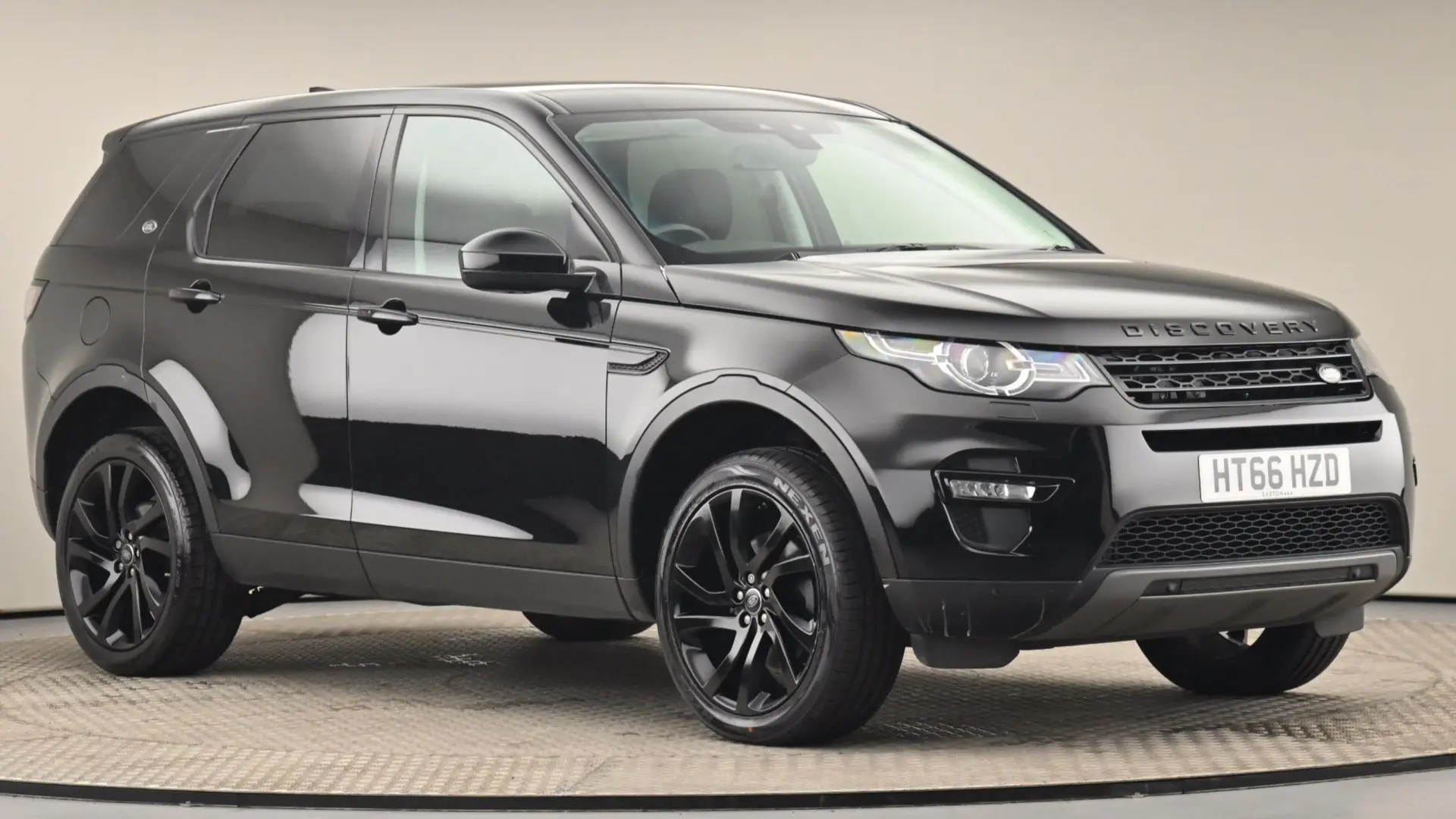 Land Rover Discovery Sport Discovery Sport 2.0 TD4 Black & White Edition 2