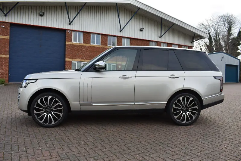 Land Rover Range Rover Range Rover 3.0 TDV6 D300 Autobiography LWB 1