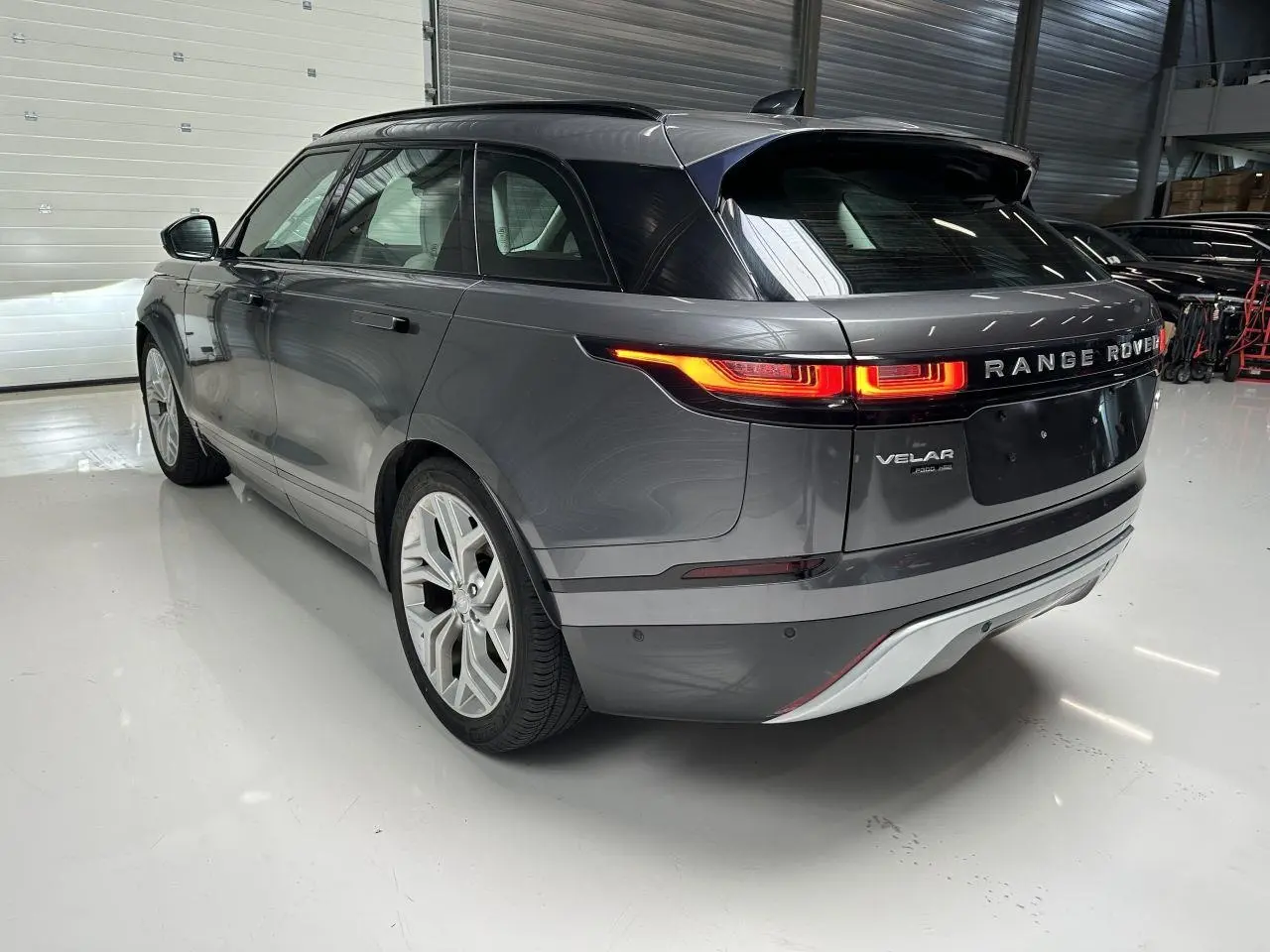 Land Rover Range Rover Velar Range Rover Velar 2.0 P300 AWD R-Dynamic SE 5