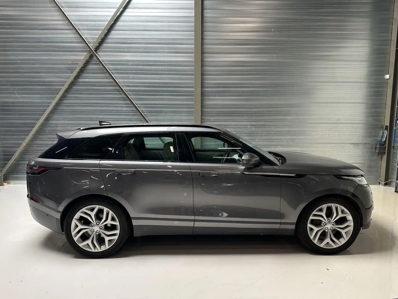 Land Rover Range Rover Velar Range Rover Velar 2.0 P300 AWD R-Dynamic SE 6