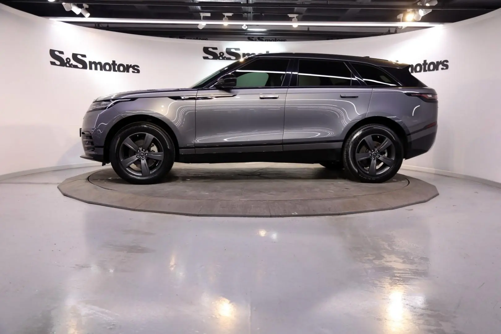 Land Rover Range Rover Velar Range Rover Velar 2.0 TD4 D180 AWD R-Dynamic SE 6