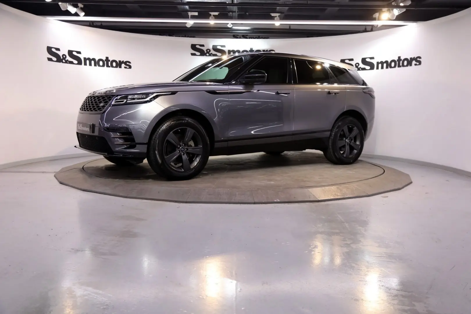Land Rover Range Rover Velar Range Rover Velar 2.0 TD4 D180 AWD R-Dynamic S 6