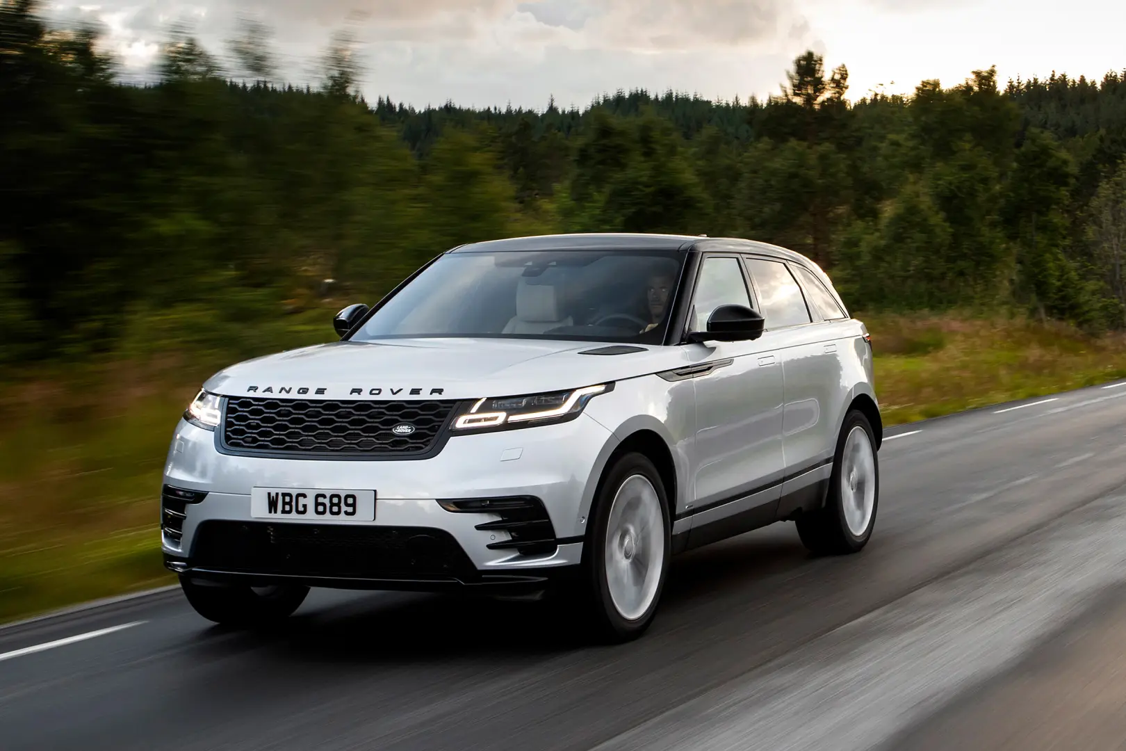 Land Rover Range Rover Velar Range Rover Velar 2.0 TD4 D180 AWD R-Dynamic SE 5
