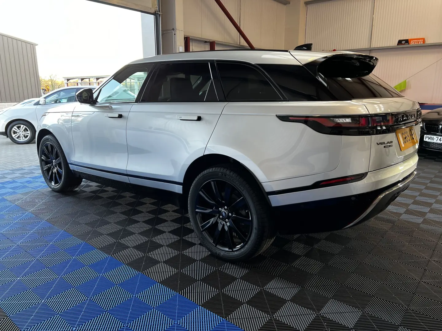 Land Rover Range Rover Velar Range Rover Velar 2.0 TD4 D240 AWD HSE 6