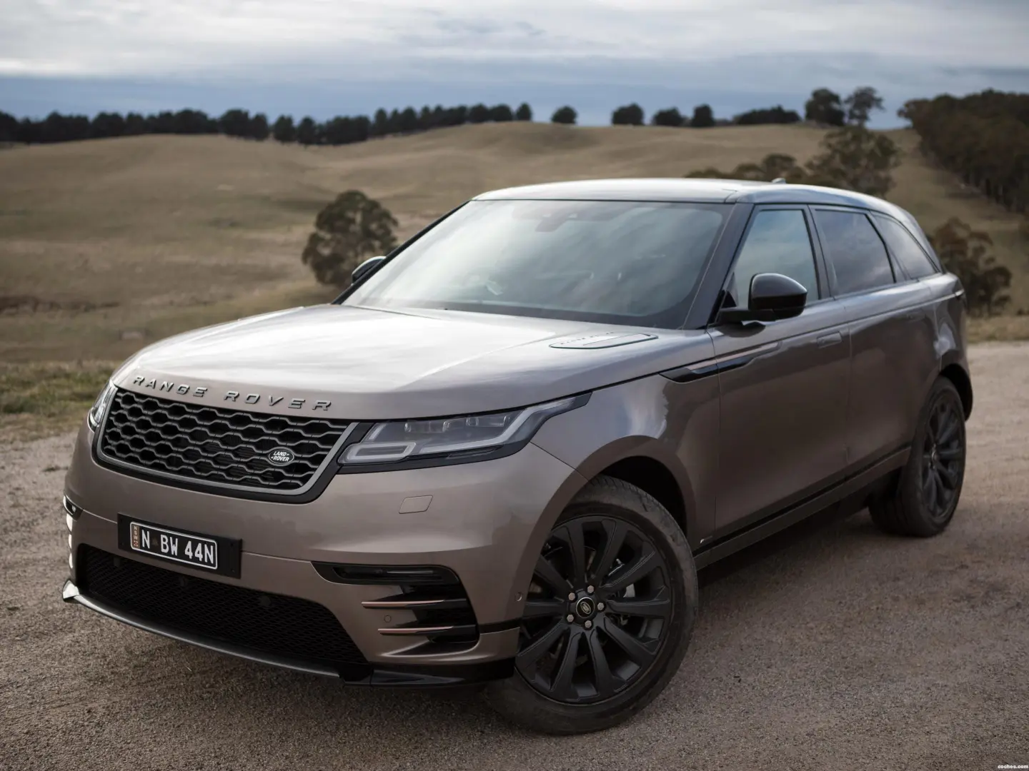 Land Rover Range Rover Velar Range Rover Velar 2.0 TD4 D240 AWD R-Dynamic SE 1