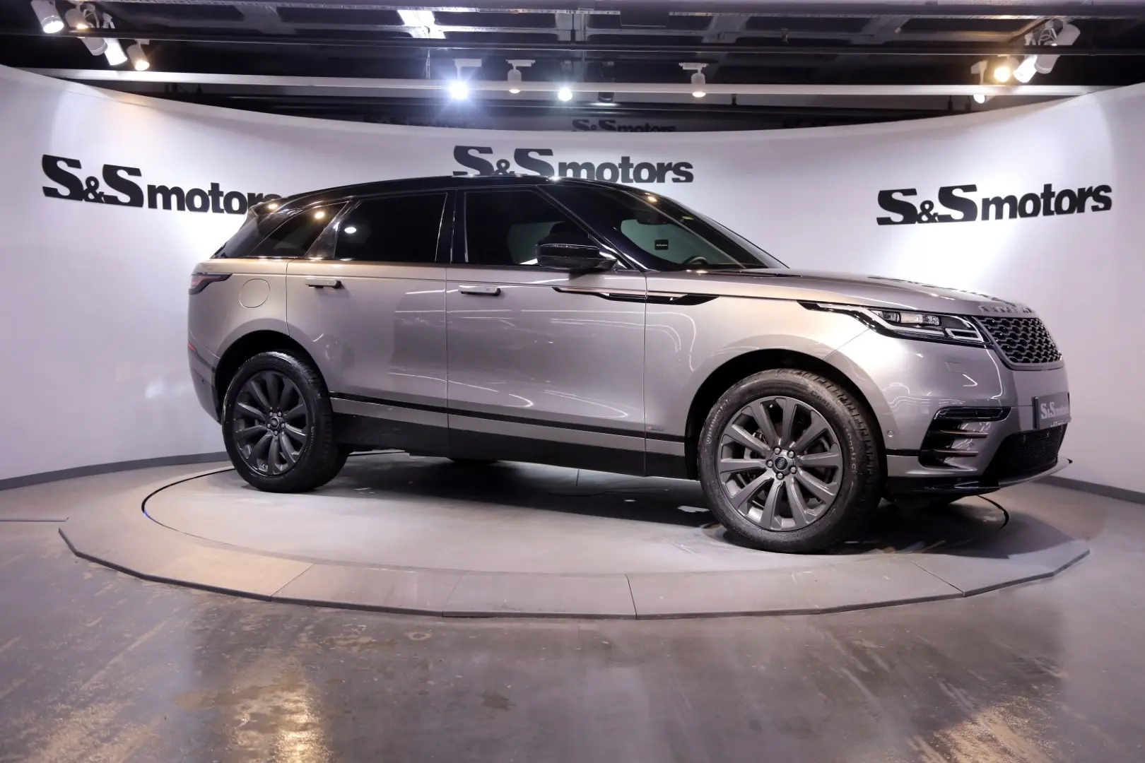 Land Rover Range Rover Velar Range Rover Velar 2.0 TD4 D240 AWD SE 5