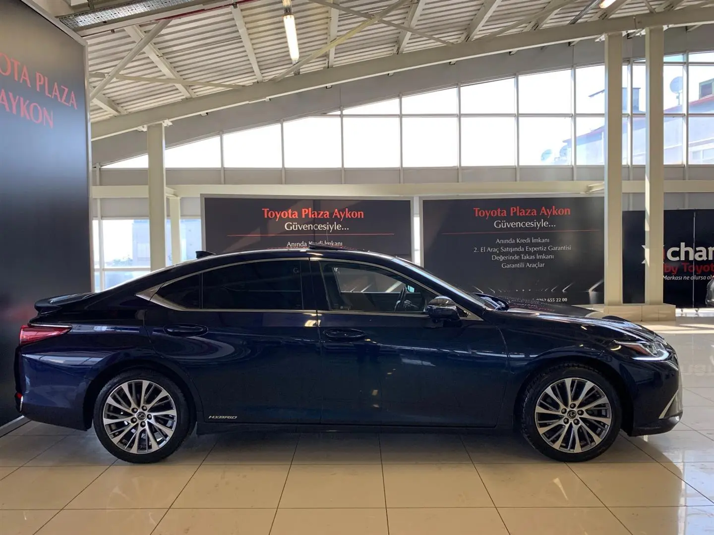 Lexus ES ES 300h Business Plus e-CVT 6