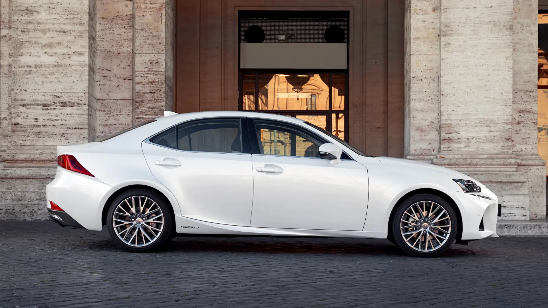 Lexus IS IS 300h Exclusive e-CVT 2