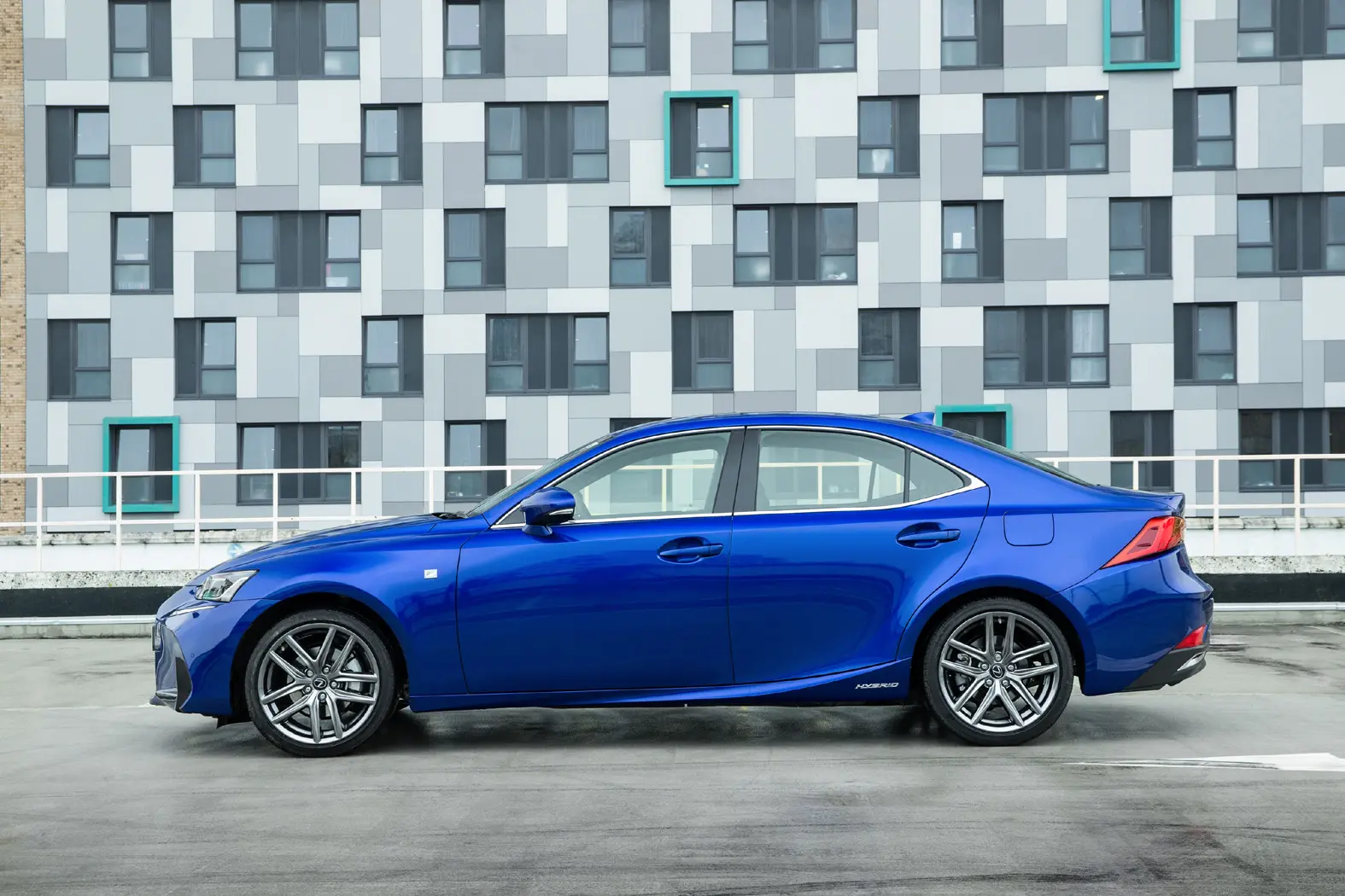 Lexus IS IS 300h Comfort e-CVT 2