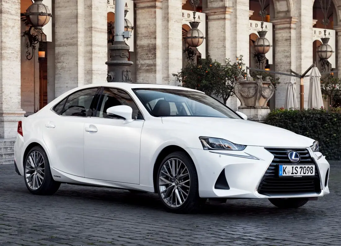 Lexus IS IS 300h Comfort e-CVT 6