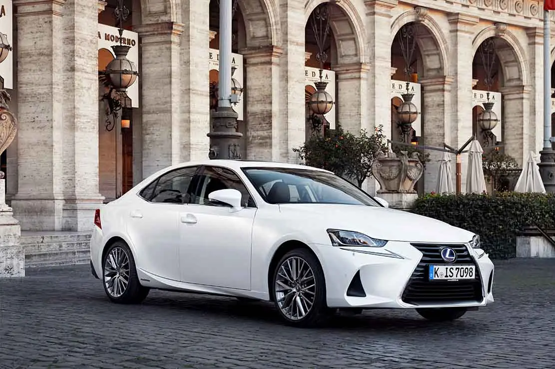 Lexus IS IS 300h Comfort e-CVT 6