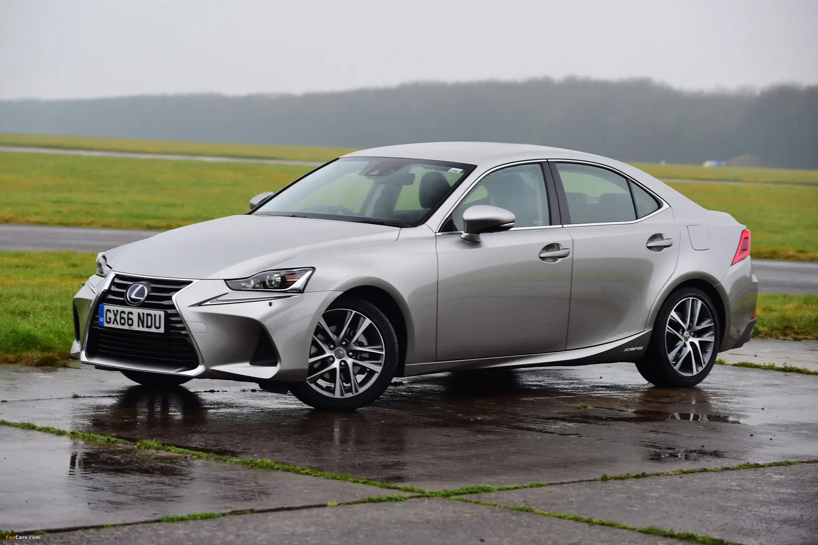Lexus IS IS 300h Entry Plus CVT 1
