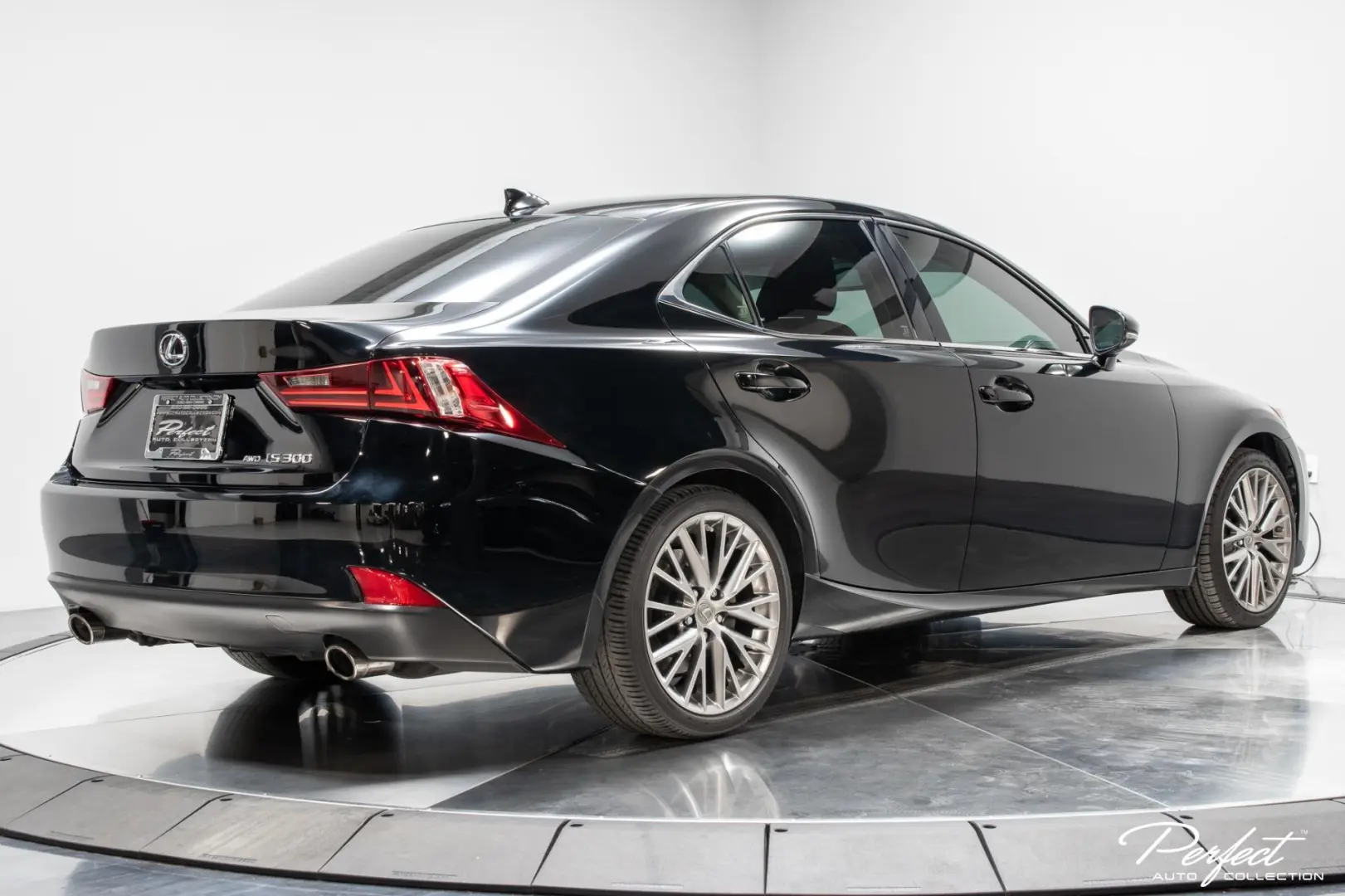 Lexus IS IS 300h Entry Plus CVT 2
