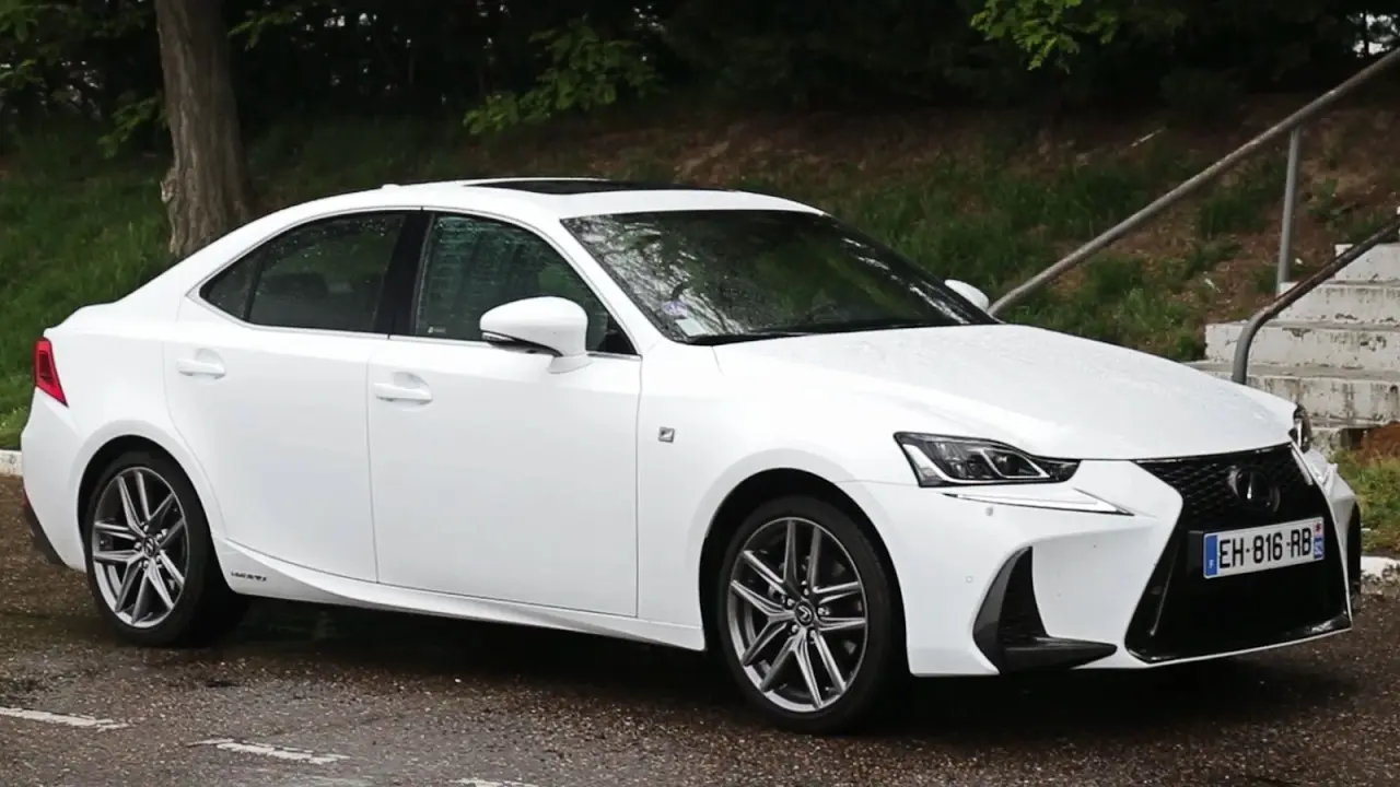Lexus IS IS 300h Executive e-CVT 4