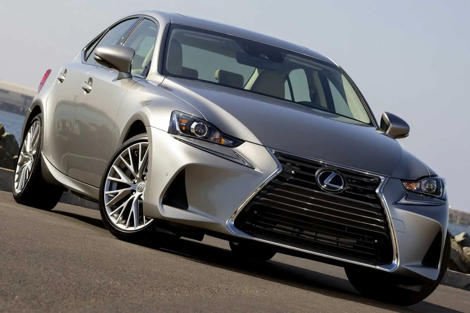 Lexus IS IS 300h Exclusive e-CVT 4