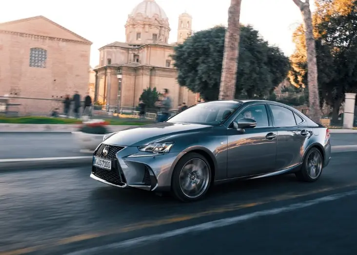 Lexus IS IS 300h Exclusive e-CVT 5