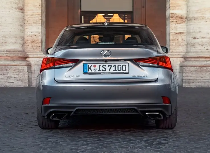 Lexus IS IS 300h Exclusive e-CVT 7