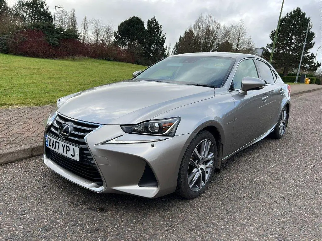Lexus IS IS 300h Comfort e-CVT 4