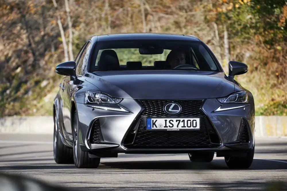 Lexus IS IS 300h Executive e-CVT 6