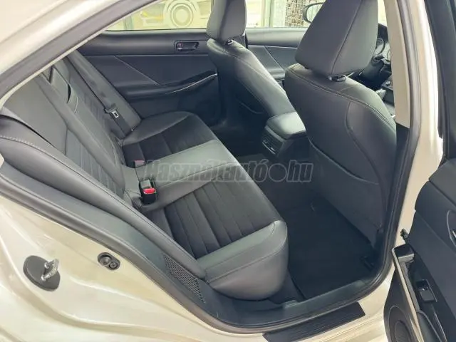 Lexus IS IS 300h Executive Navi CVT 4