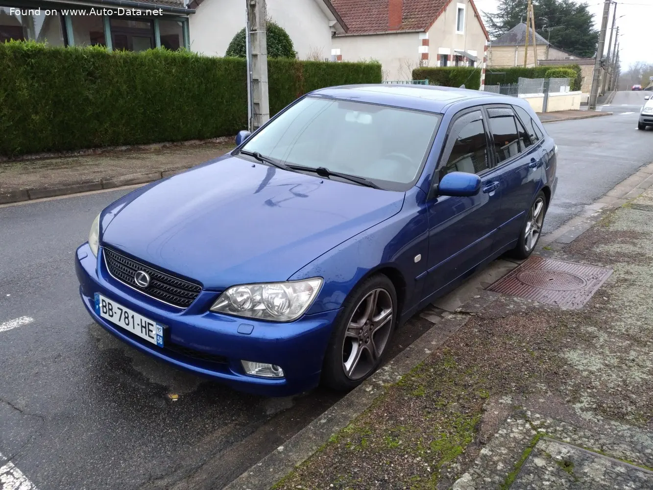 Lexus IS IS Sport Cross 200 2
