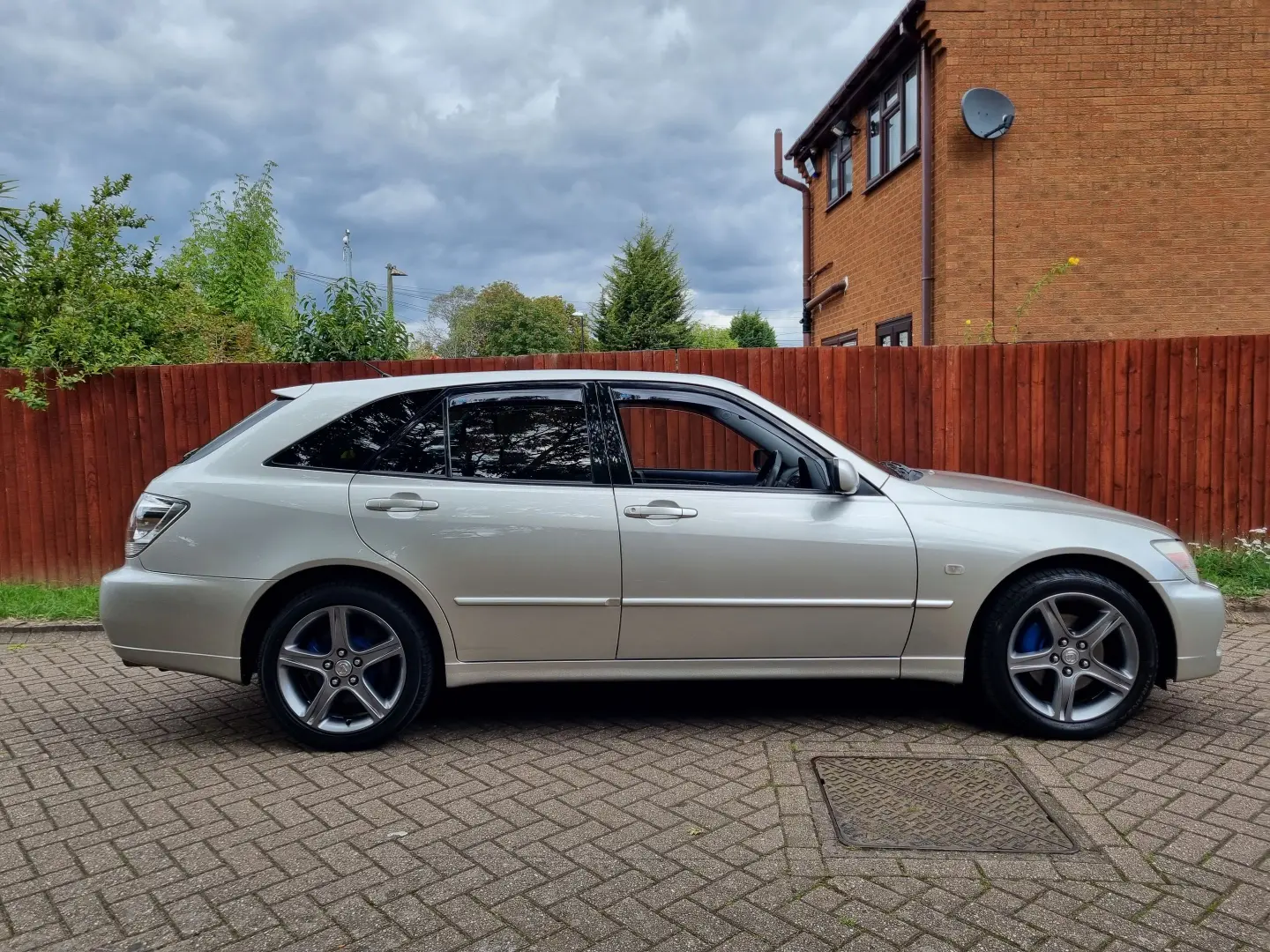 Lexus IS IS Sport Cross 200 3