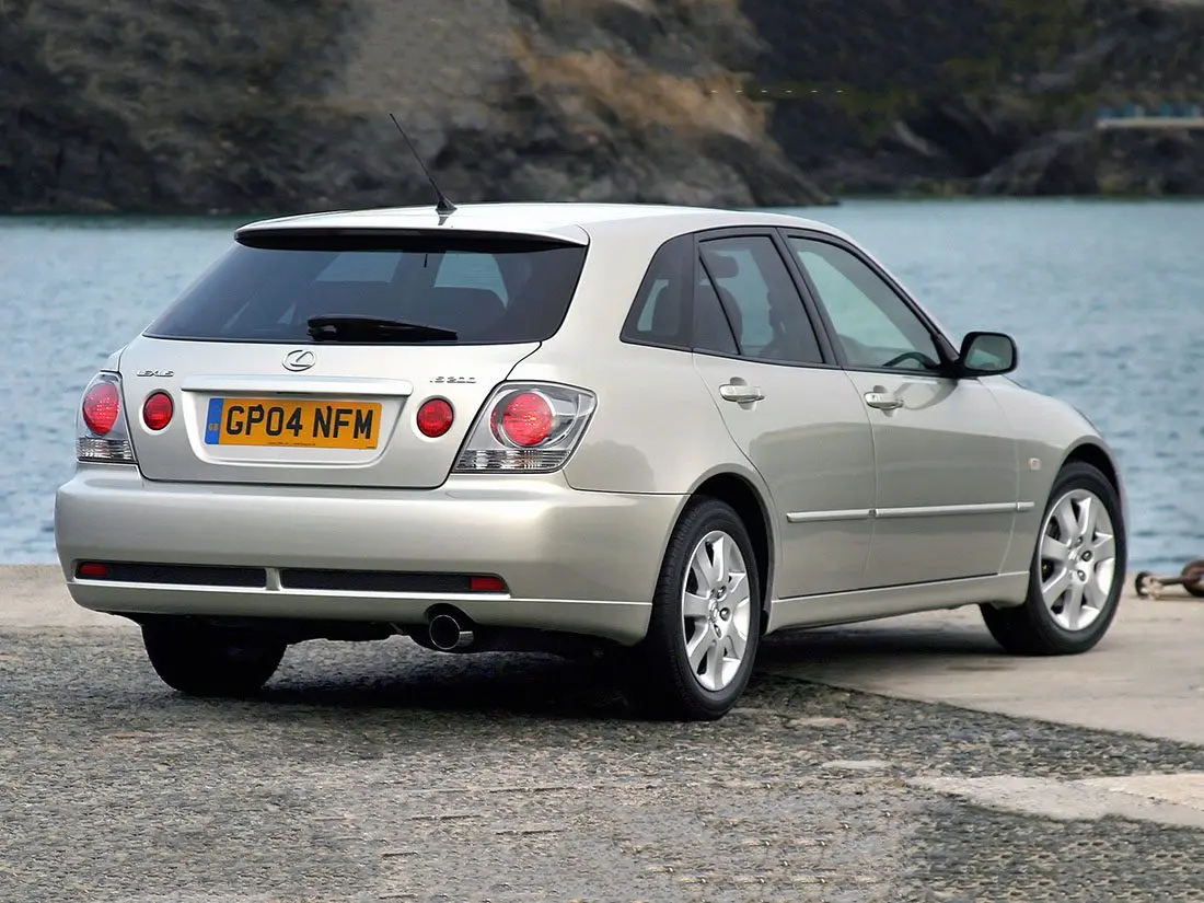 Lexus IS IS Sport Cross 200 4